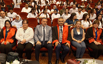 HEMŞİRE ADAYLARI ÜNİFORMALARINI GİYDİ