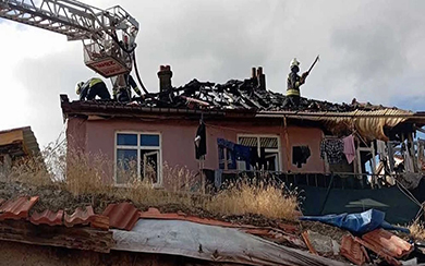 AKŞEHIR’DE SABAH SAATLERİNDE EV YANGINI KORKUTTU